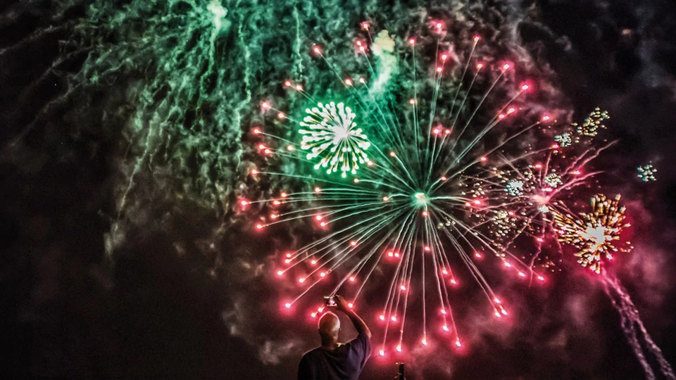 Mitől színes a tűzijáték?